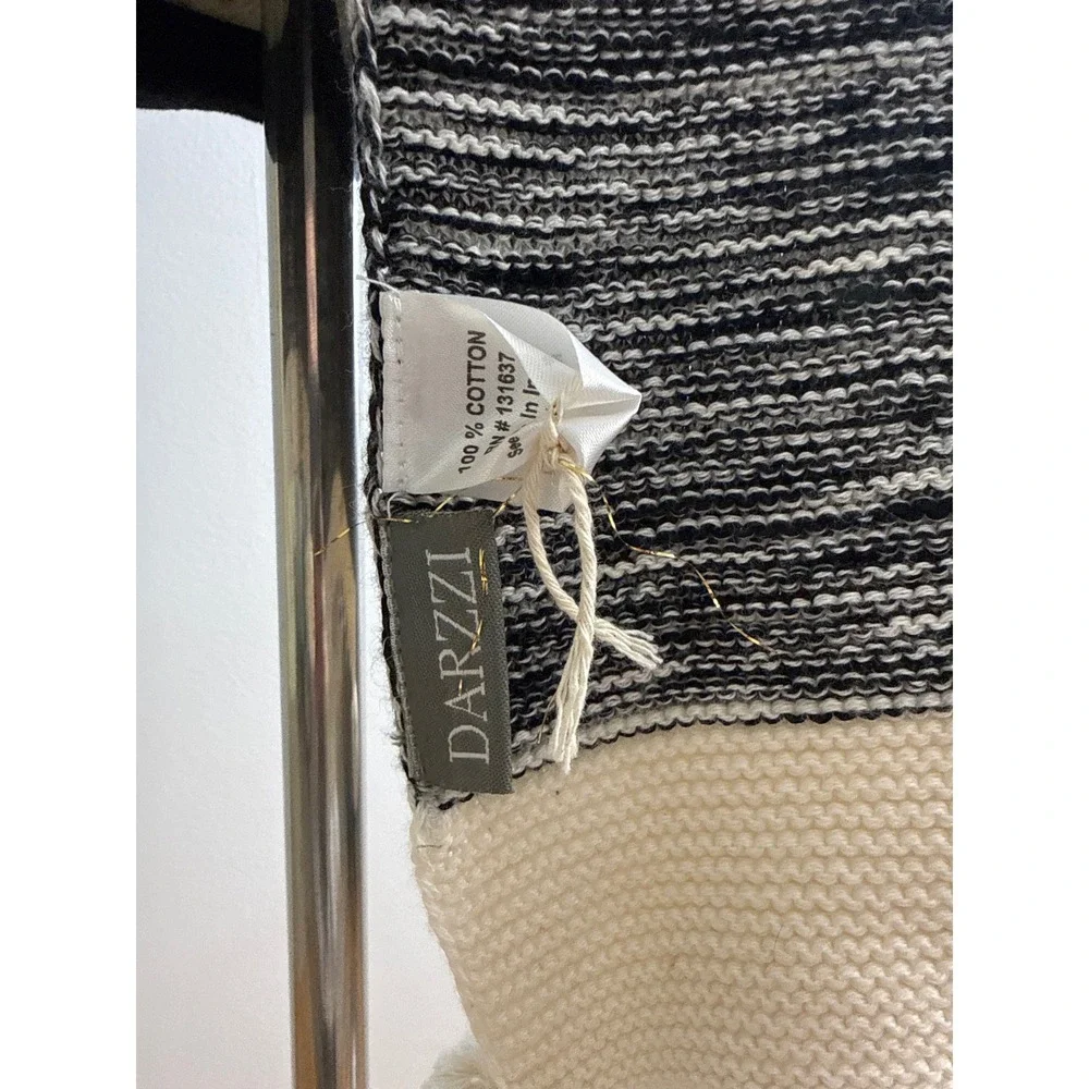 Darzzi knit scarf